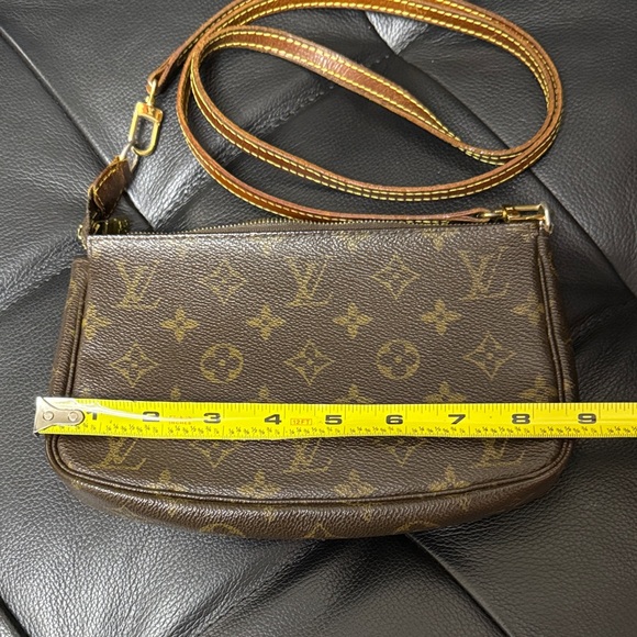 LV Monogram Pochette Crossbody - Picture 13 of 16